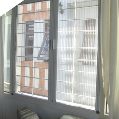 Cửa chống côn trùng cố định inox màu trắng CD 12 - ảnh công trình tại Hà Nội